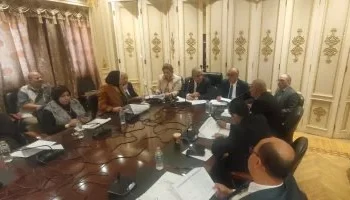 لجنة القوى العاملة توافق على علاوات دورية وخاصة للعاملين بالدولة بدءًا من يوليو 2025 ضمن حزمة الحماية الاجتماعية