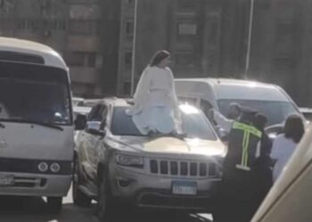 أمن القاهرة يلقي القبض على فتاة كوبري أكتوبر