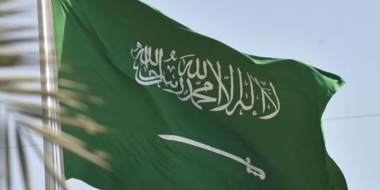 السعودية تكشف حقيقة رفع الحظر عن المشروبات الكحولية