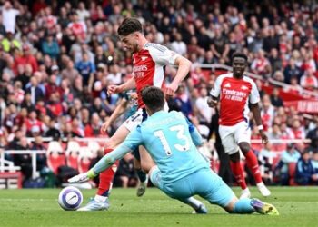 بورنموث يقلب الطاولة على أرسنال ويُشعل صراع الوصافة في الدوري الإنجليزي
