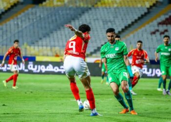 الأهلي يعتلي صدارة الدوري الممتاز برباعية أمام المصري