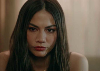 النجمة التركية ديميت أوزديمير تتلو سورة الفاتحة في كواليس مسلسل “حلم أشرف” وتُلهب مواقع التواصل