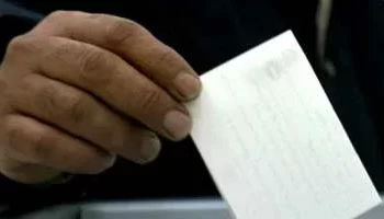 رومانيا تبدأ التصويت في انتخابات رئاسية حاسمة وسط مخاوف من تدخلات أجنبية ومراقبة دولية مشددة