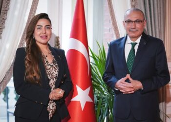 منى العمدة مع السفير التركي
