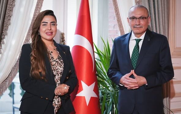 منى العمدة مع السفير التركي