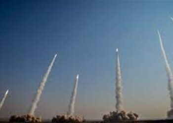 صواريخ إيران تمزق حيفا.. وتمديد حالة الطوارئ في إسرائيل حتى نهاية يونيو