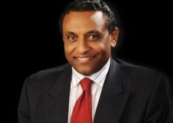 البرهان يُعين الدكتور كامل إدريس رئيسًا لمجلس الوزراء في السودان