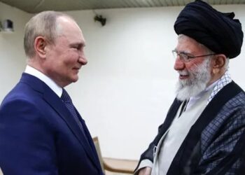 بوتين ينقل تحذيرًا إلى خامنئي بعد محادثة مع ترامب