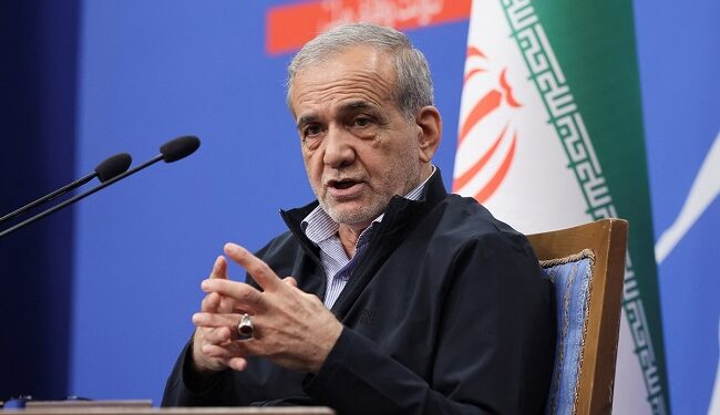 الرئيس الإيراني لأمير قطر: الضربة الصاروخية على «العديد» لا تعني مواجهة مع قطر الصديقة