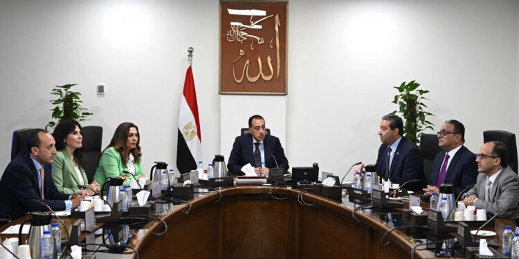 مدبولي يترأس اجتماعًا لمتابعة مشروعات وفرص الاستثمار بمحافظة دمياط