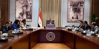 رئيس الوزراء يتابع الموقف التنفيذي للمشروعات التنموية والخدمية بمحافظة البحر الأحمر