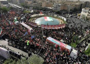 إيران تشيع قادة عسكريين وعلماء نوويين قتلوا في الحرب مع إسرائيل