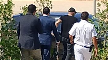 أحمد السقا يغادر النيابة بعد الاستماع لأقواله في اتهامه بالتعدي على طليقته مها الصغير