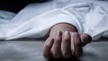 عاطل يقتل طفليه