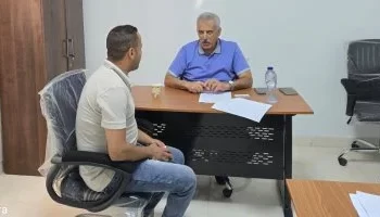 وزير العمل يعلن بدء اختبارات المرشحين للعمل في صناعة الزجاج بالأردن برواتب تصل إلى 350 دينارًا