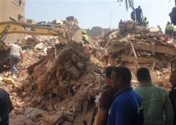 ارتفاع ضحايا انهيار عقار السيدة زينب إلى 8 وفيات.. والنيابة تباشر التحقيقات