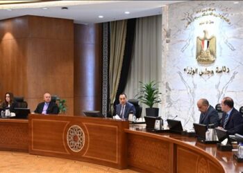 رئيس الوزراء يترأس اجتماع لجنة الأزمات لمتابعة تداعيات العمليات العسكرية “الإيرانية ـ الإسرائيلية”