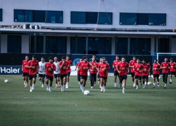 الأهلي يبدأ معسكره في ميامي استعدادًا لكأس العالم للأندية 2025