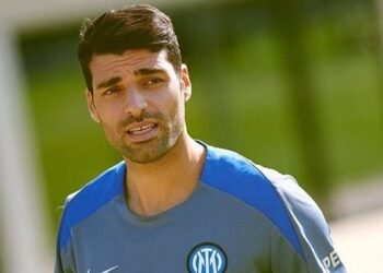 مهاجم إنتر ميلان عالق في طهران ومهدد بالغياب عن كأس العالم للأندية