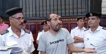 أول ظهور لـ سفاح المعمورة داخل محكمة الإسكندرية خلال محاكمته