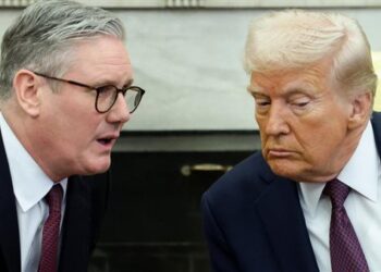 الاندبندنت: ترامب يمنح ستارمر “الضوء الأخضر” للاعتراف بالدولة الفلسطينية