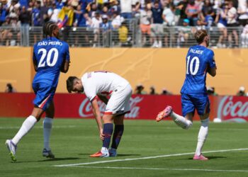 كأس العالم للأندية.. تشيلسي يفاجىء باريس سان جيرمان بثلاثية في الشوط الأول