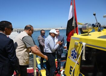 رئيس الوزراء يشهد دخول أول لنش إسعاف بحري الخدمة بمحافظة الإسكندرية