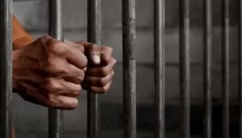 حبس 3 عاطلين بالسلام بتهمة الاتجار في المخدرات وحيازة سلاح ناري