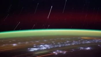 سماء الأرض تترقب عرضًا فلكيًا باهرًا فجر 30 يوليو مع ذروة شهب دلتا الدلو وألفا الجدي