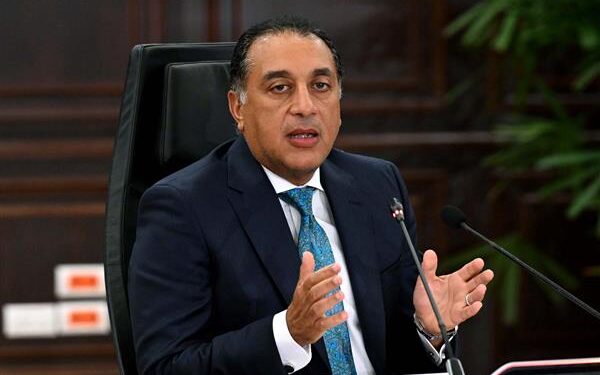 مدبولي: منصة رقمية لتسهيل تملك الأجانب للعقارات.. وشراكات عالمية لتطوير القطاع الصحي