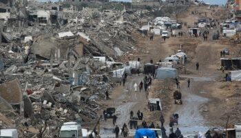 أسوشيتد برس: متعاقدون أمريكيون استخدموا الذخيرة الحية وقنابل الصوت ضد فلسطينيين في غزة خلال توزيع المساعدات