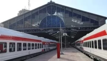 استئناف حركة القطارات بمحطة السنطة بعد رفع عربات خرجت عن القضبان