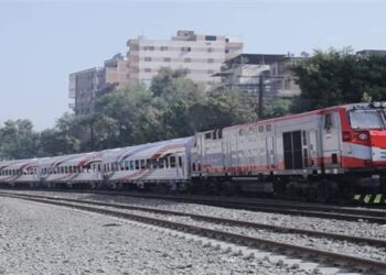 تشغيل خدمة جديدة بعربات ثالثة مكيفة على خط “القاهرة – مرسى مطروح”