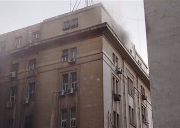 النيران تمتد إلى مبنى التلغراف المجاور لـ سنترال رمسيس