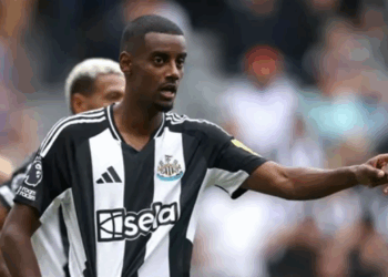 ليفربول يجهزعرضًا لضم إيزاك برقم تاريخي في سوق الانتقالات