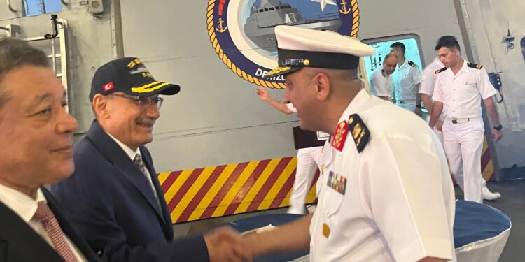 السفينة الحربية التركية بويوكادا تزور ميناء الإسكندرية البحري