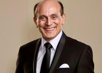 أشرف زكي يطمئن الجمهور على صحة محمد صبحي: حالته مستقرة وغادر المستشفى