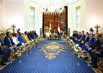 تفاصيل لقاء الرئيس السيسي بنظيره الأوغندي