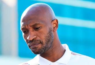 أيمن يونس: لاعيبة الدوري المصري زي الصنايعية.. ولا ألوم شيكابالا بعد فضيحة أوضة اللبس