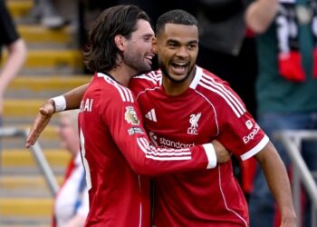 ليفربول ينفرد بصدارة الدوري الإنجليزي بهدف في مرمى أرسنال