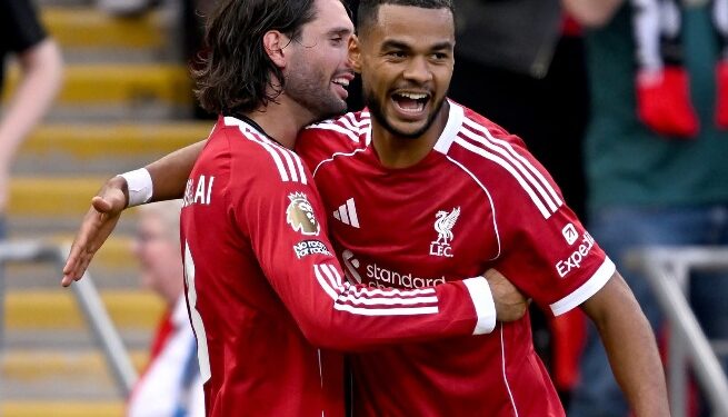 ليفربول ينفرد بصدارة الدوري الإنجليزي بهدف في مرمى أرسنال