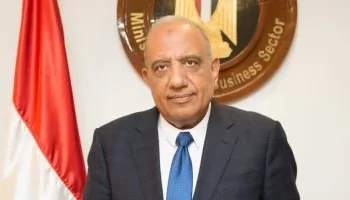 وزير الكهرباء يعقد اجتماعًا طارئًا مع رؤساء الشركات لمتابعة تأمين التغذية خلال الموجة الحارة