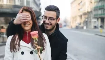 علامات تؤكد أن زوجك يعتبركِ كل شيء في حياته