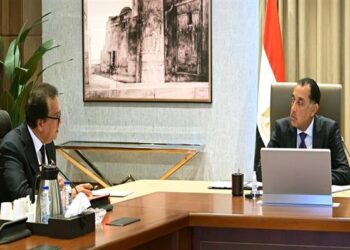 رئيس الوزراء يتابع جهود دعم صناعة الدواء ومؤشرات تطورها في السوق المصرية