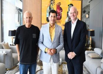 خلال زيارته لمصر.. رئيس “فيفا” يثمن اتصال رئيس الوزراء