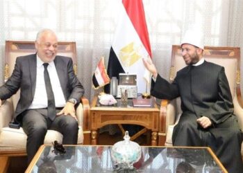 وزير الأوقاف يلتقي نقيب المهن التمثيلية لبحث التعاون في دعم الدراما الدينية وتعزيز الوعي الثقافي