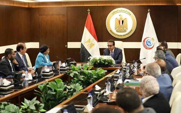 نائب رئيس الوزراء يترأس اجتماعًا لمتابعة كفاءة الخدمات الصحية وتطوير أداء القطاع