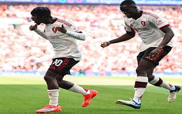 كأس الدرع الخيرية.. ليفربول يتقدم على كريستال بالاس بثنائية في الشوط الأول