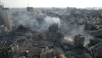 جيش الاحتلال ينسف مباني سكنية في حي الزيتون بغزة والأزمة الإنسانية تتفاقم بسبب الحصار