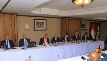 مصر واوغندا تبحثان تعزيز العلاقات الثنائية والتعاون المائي في لقاء رسمي بكمبالا**
